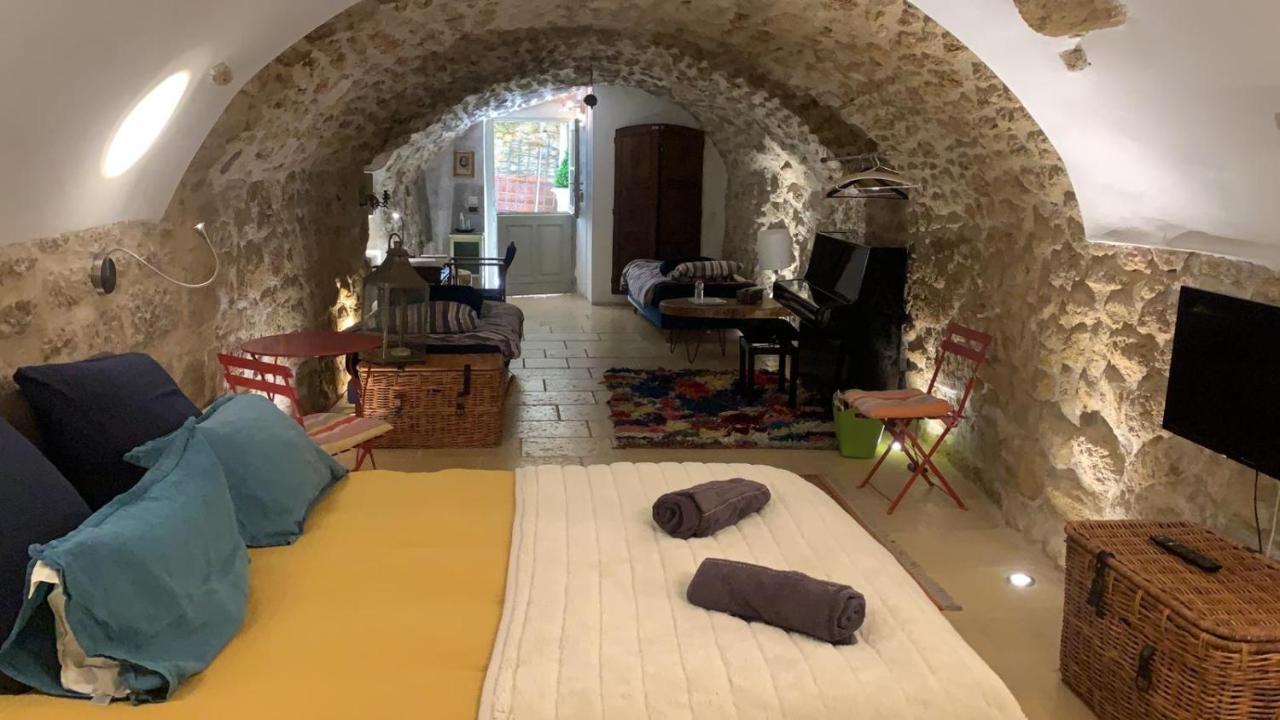 La Villageoise, Chambre Troglodyte Pitoresque Au Coeur Du Village Rognes Zewnętrze zdjęcie